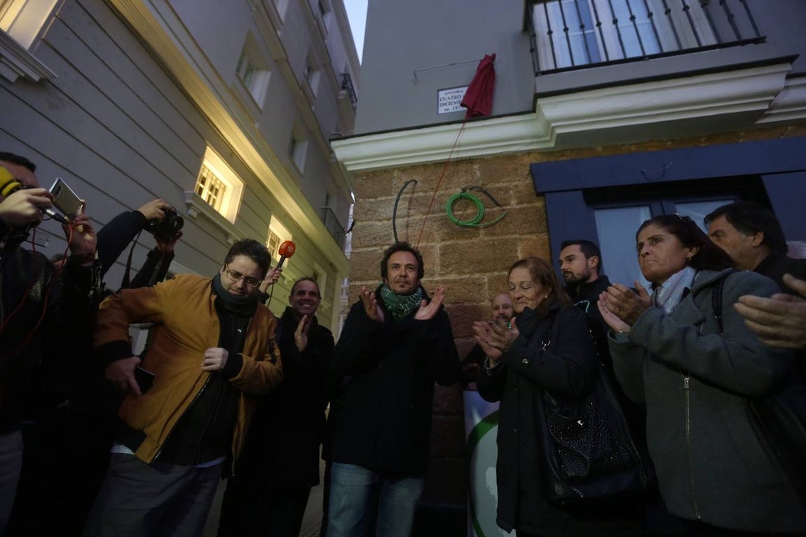 Fotos: Cambio de nombre de Avenida Ramon de Carranza a 4 de diciembre de 1977