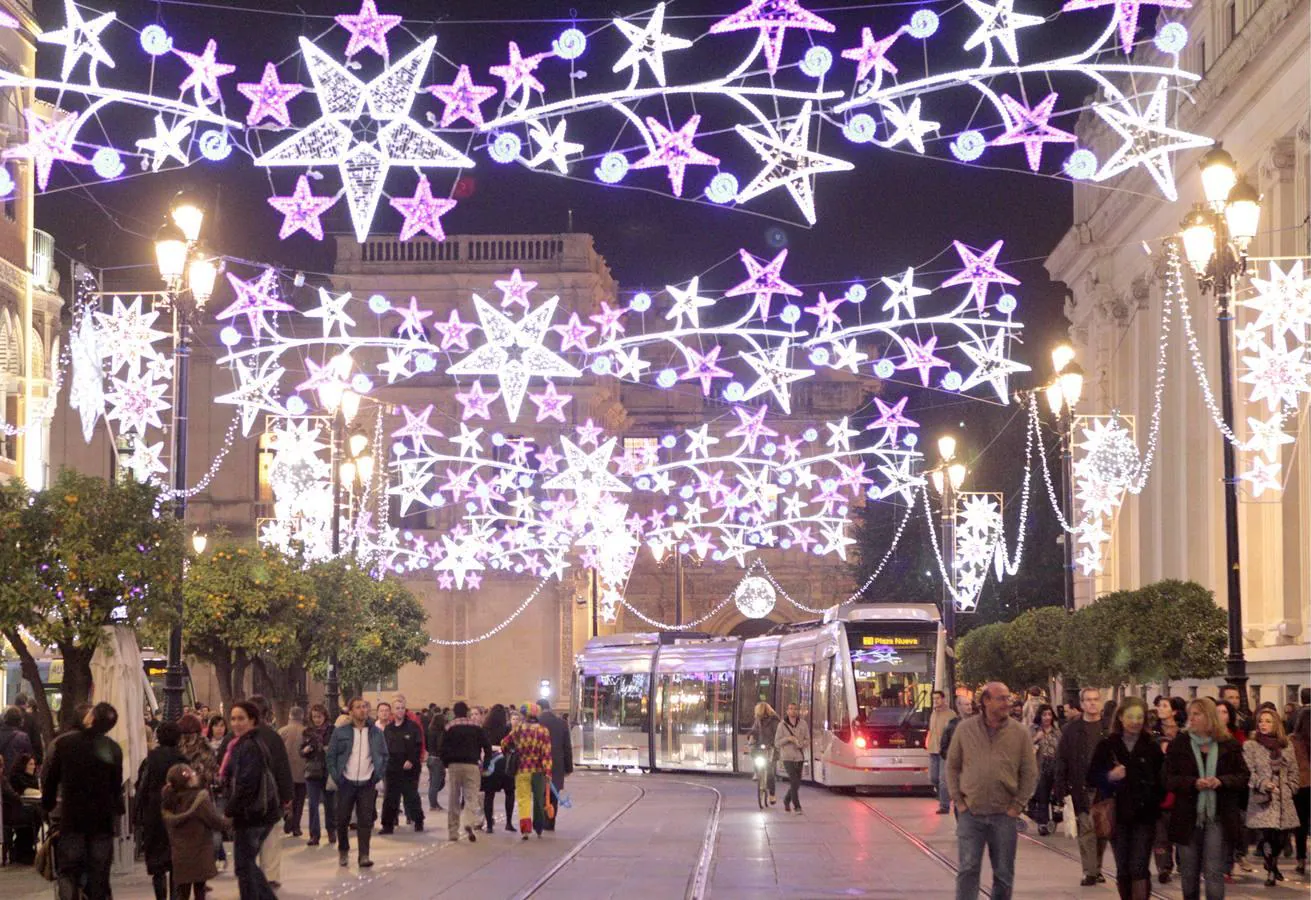 Así se ha alumbrado la Navidad en Sevilla durante los últimos años