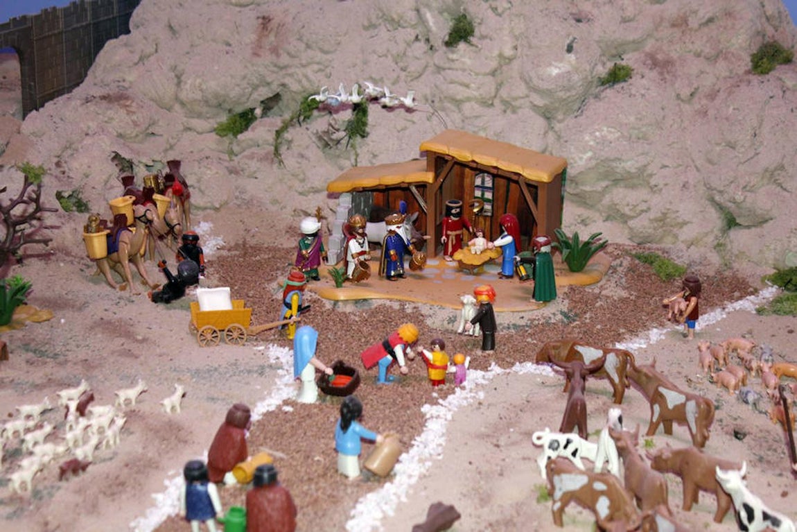 Belenes solidarios con figuras de «playmobil»