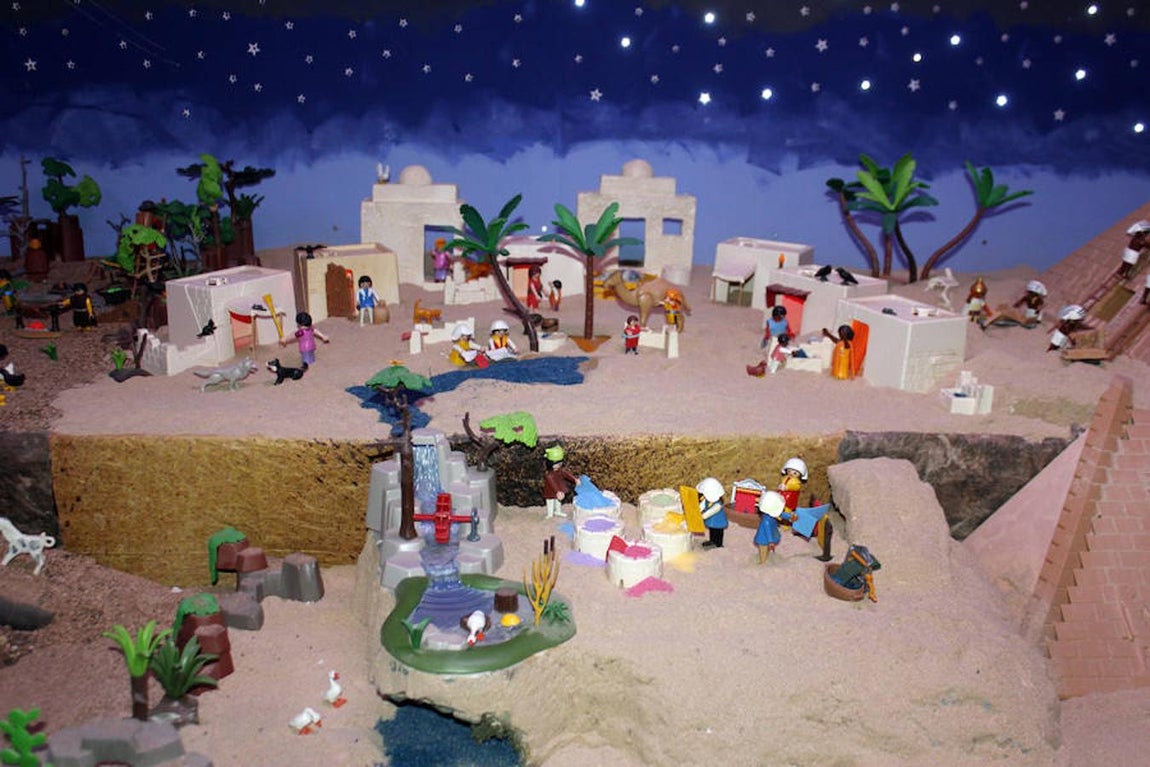 Belenes solidarios con figuras de «playmobil»