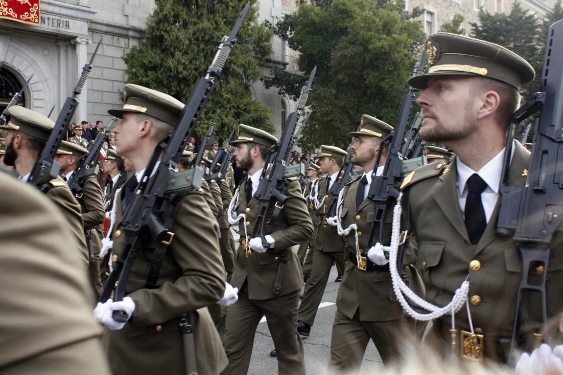 El acto castrense de la Academia de Infantería, en imágenes