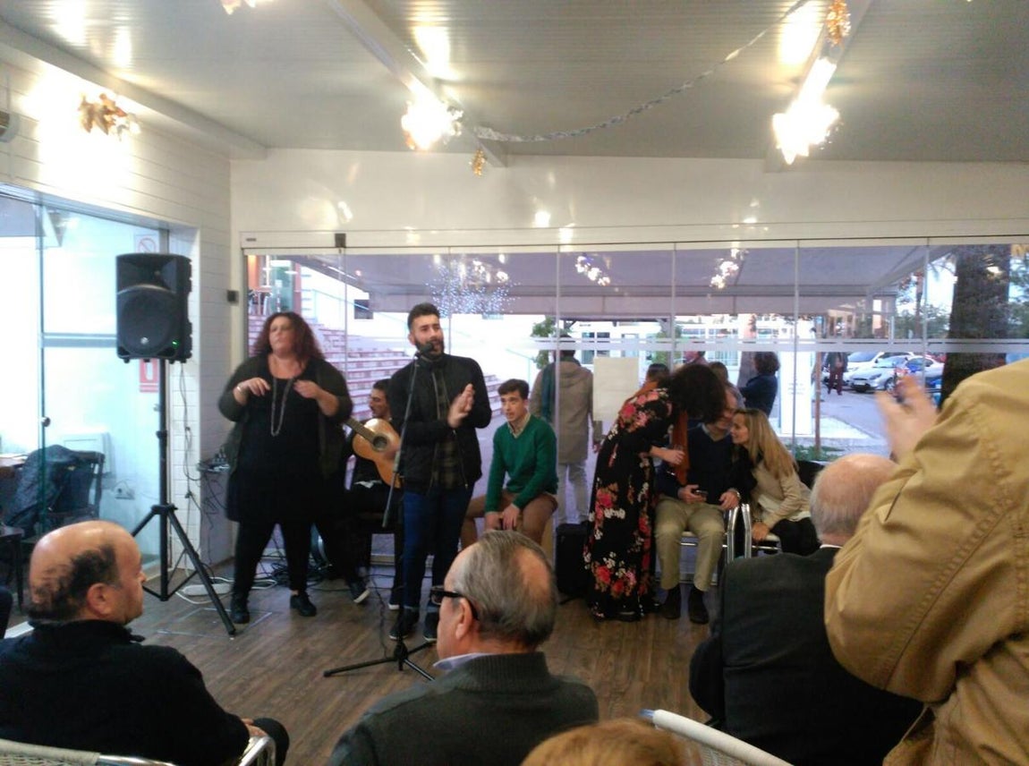 Fotos: Las zambombas animan la navidad en la provincia de Cádiz