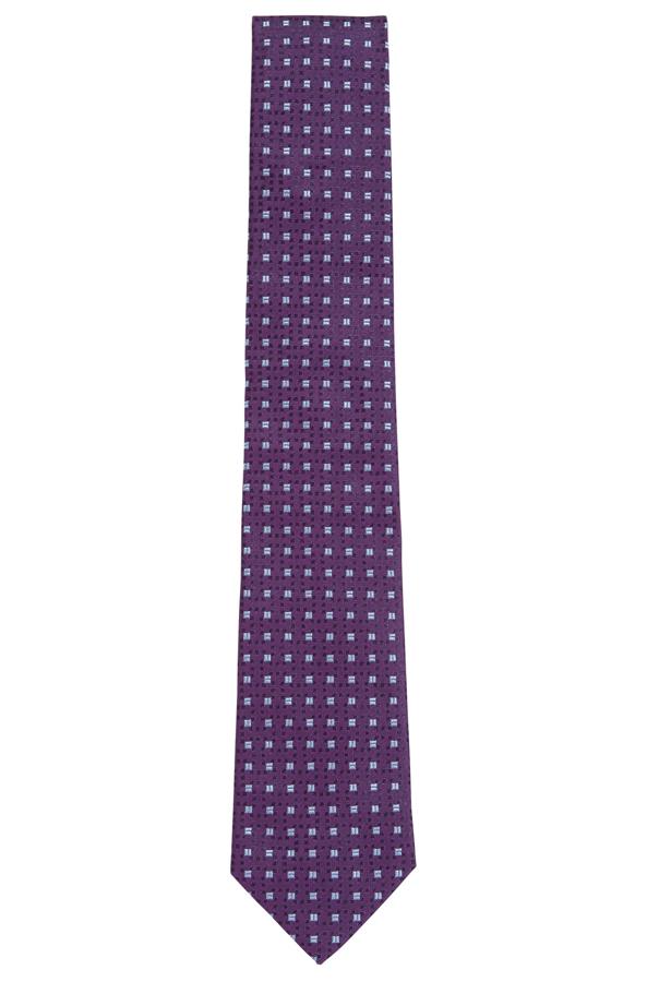 Hugo Boss. Corbata de jacquard en seda de gran calidad con microestampado (Precio: 79,95€)