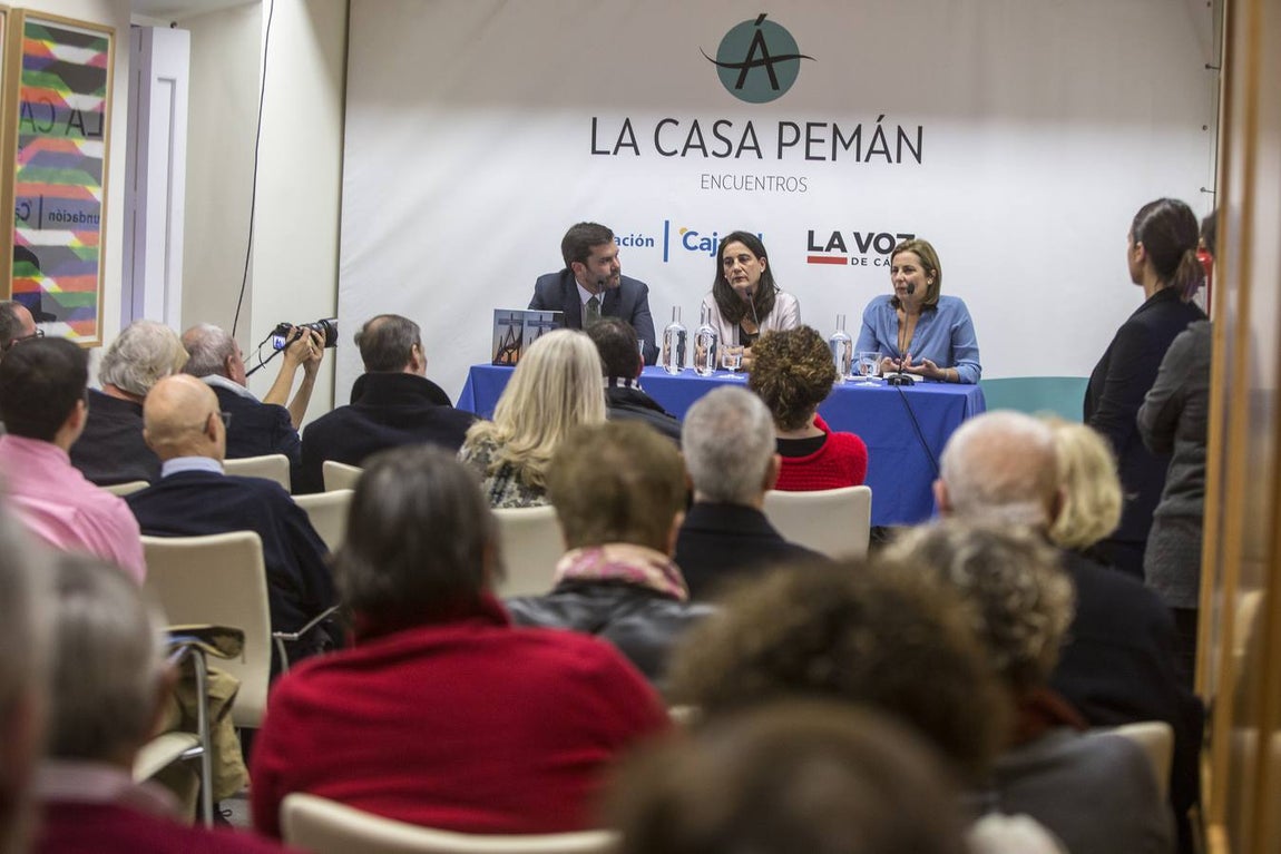 Fotos: Yolanda Vallejo presenta ‘Cómo hemos cambiado’ en la Casa Pemán