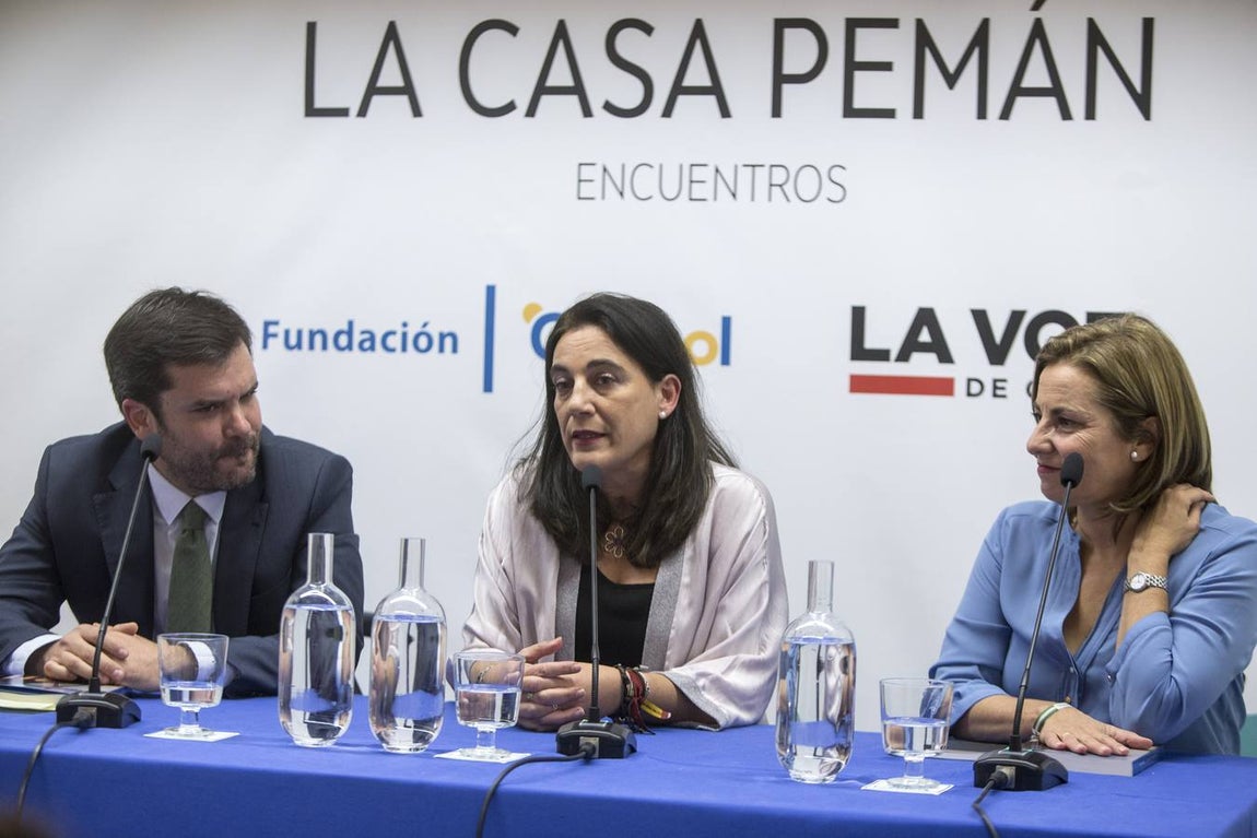Fotos: Yolanda Vallejo presenta ‘Cómo hemos cambiado’ en la Casa Pemán