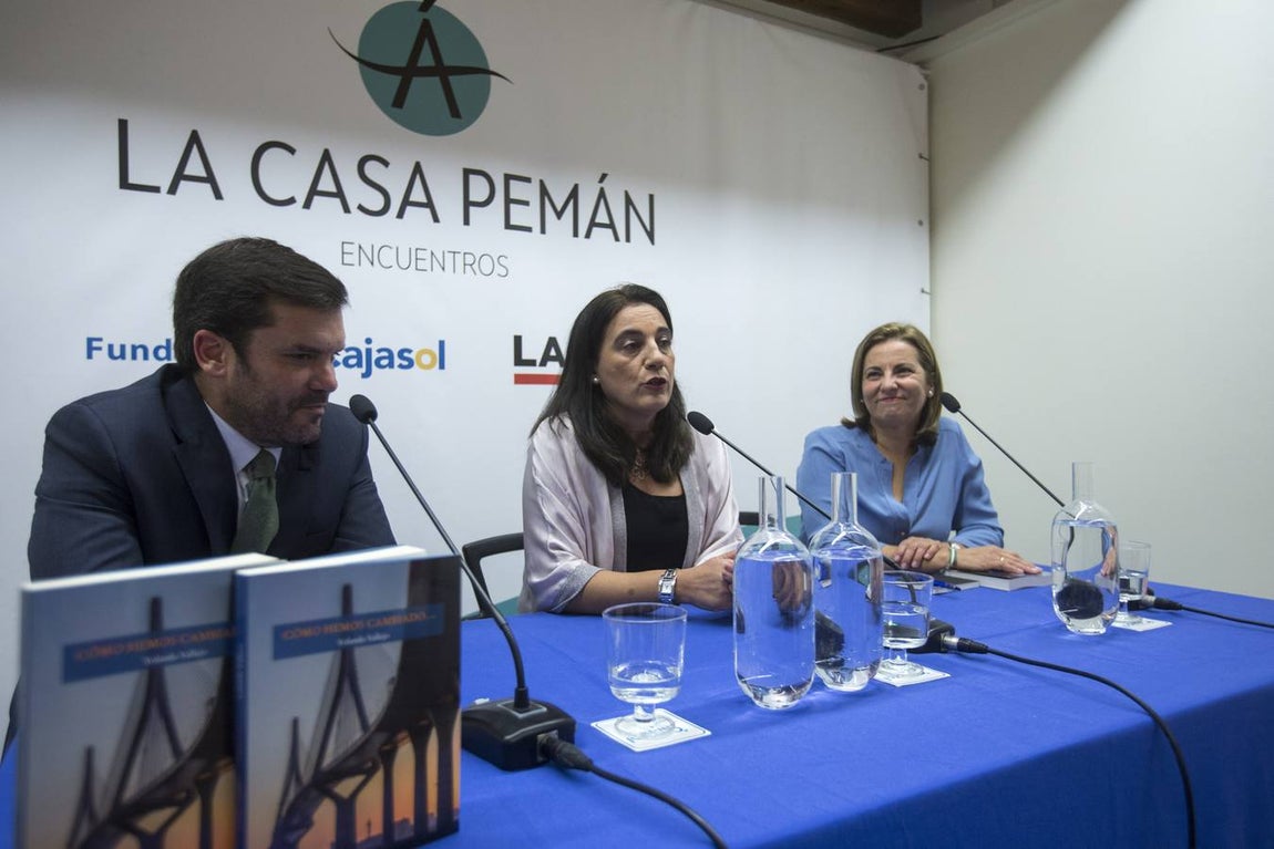 Fotos: Yolanda Vallejo presenta ‘Cómo hemos cambiado’ en la Casa Pemán
