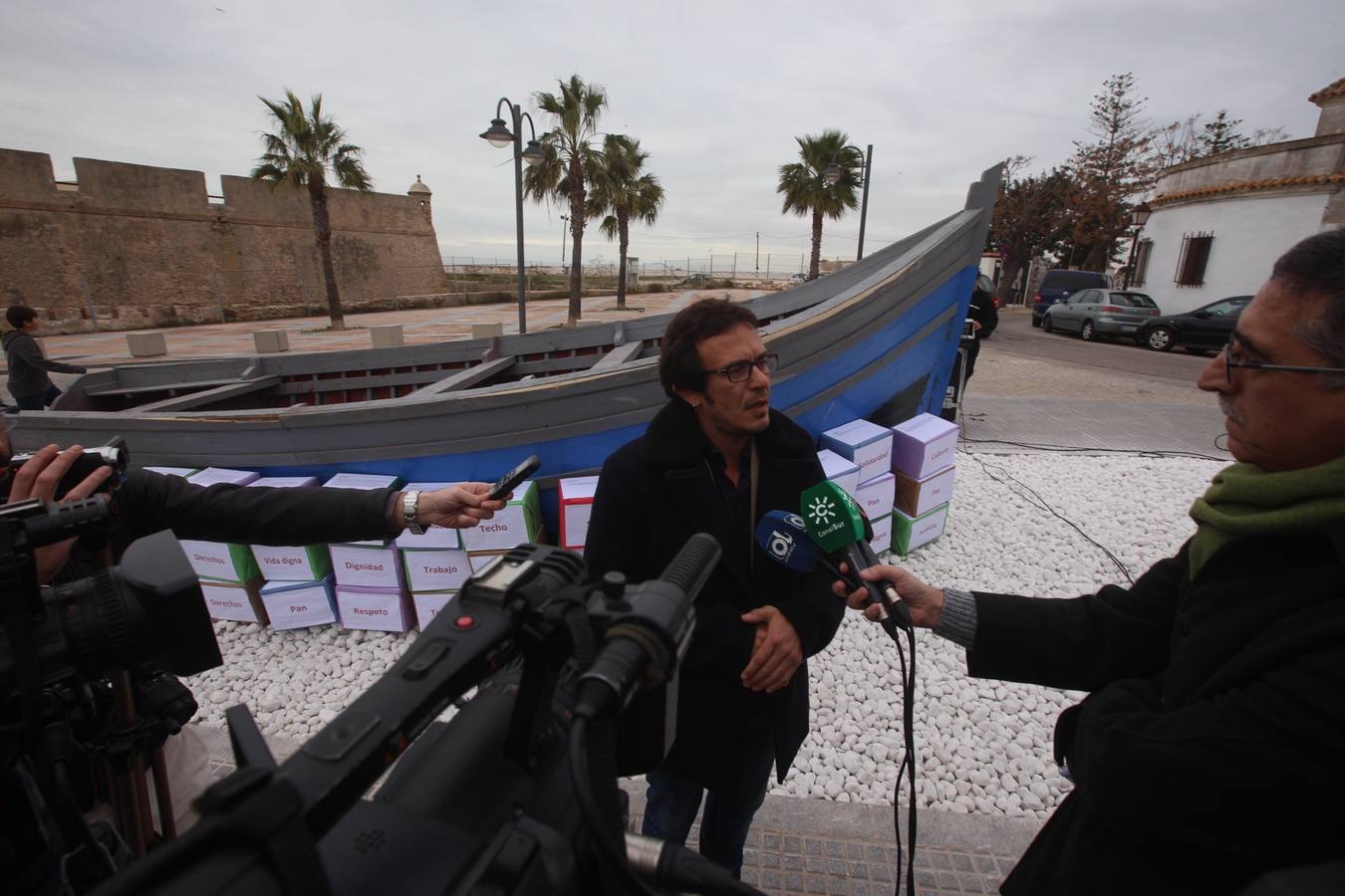 Fotos: Exposición permanente de la patera que arribó en Cádiz