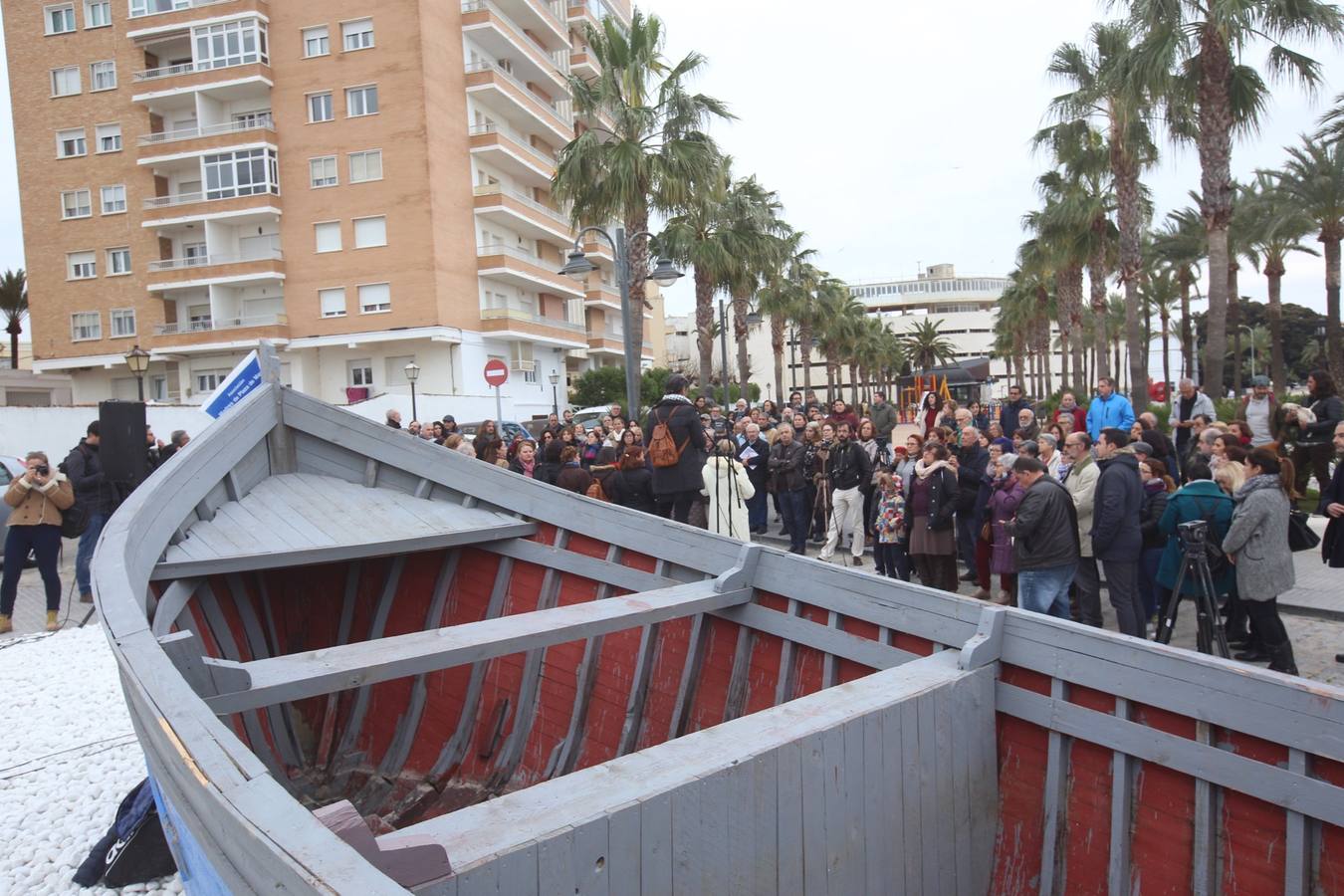 Fotos: Exposición permanente de la patera que arribó en Cádiz