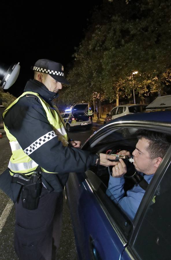 Noche de fuerte presencia policial y numerosos controles de alcoholemia