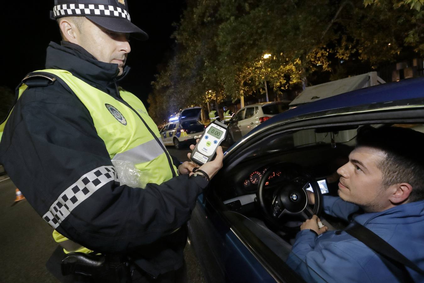 Noche de fuerte presencia policial y numerosos controles de alcoholemia