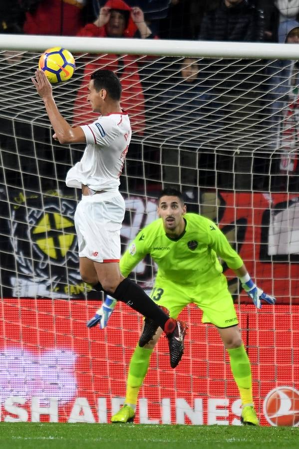 Todas las imágenes del Sevilla-Levante