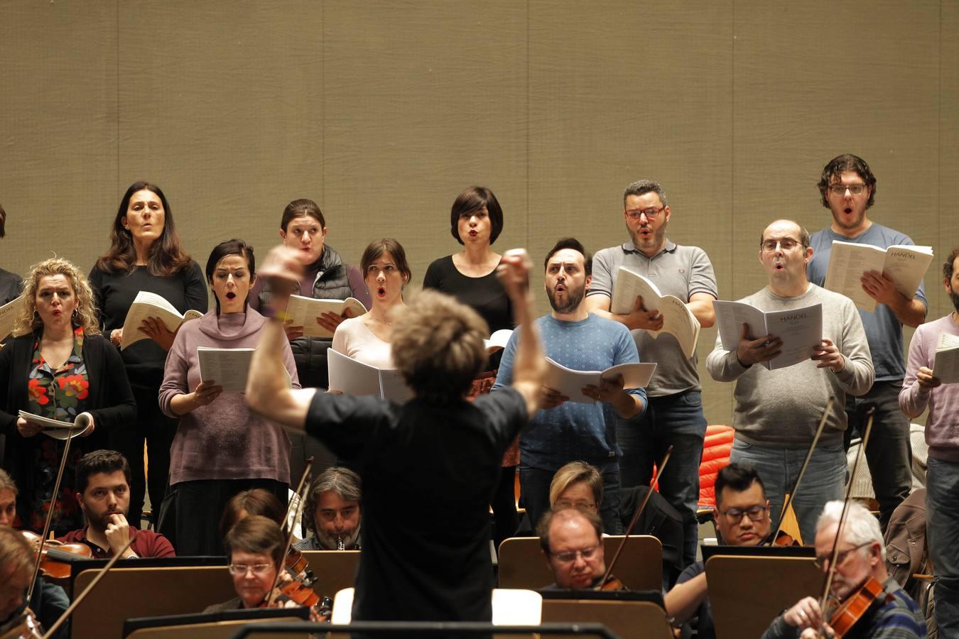 Cantantes aficionados participan en «El Mesías»