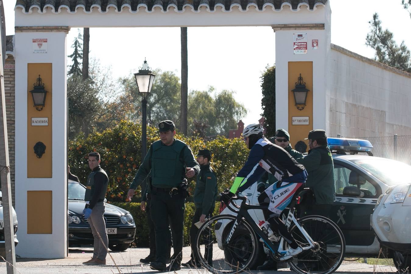 Imágenes de la actuación de la Guardia Civil tras el intento de robo de un chalé