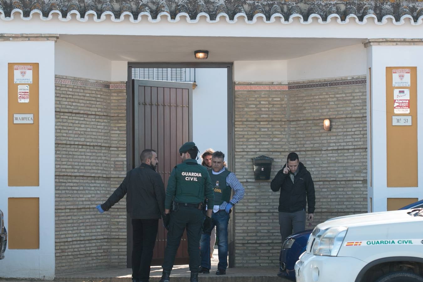 Imágenes de la actuación de la Guardia Civil tras el intento de robo de un chalé