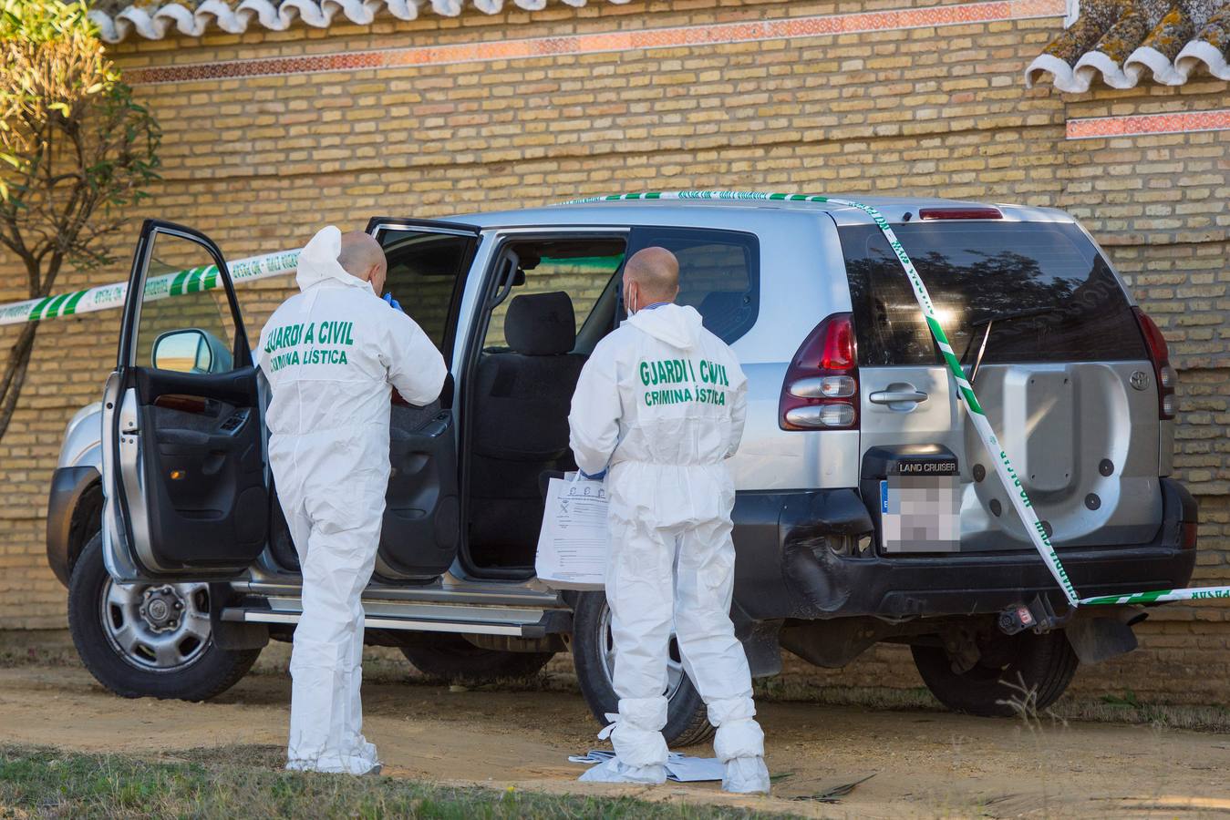 Imágenes de la actuación de la Guardia Civil tras el intento de robo de un chalé