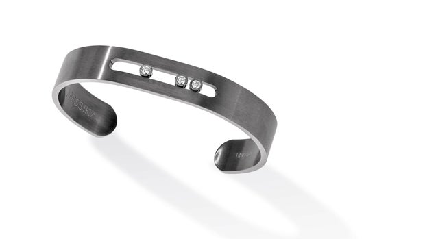 Messika. Pulsera de grafito con diamantes. (Precio: 2.050 euros)