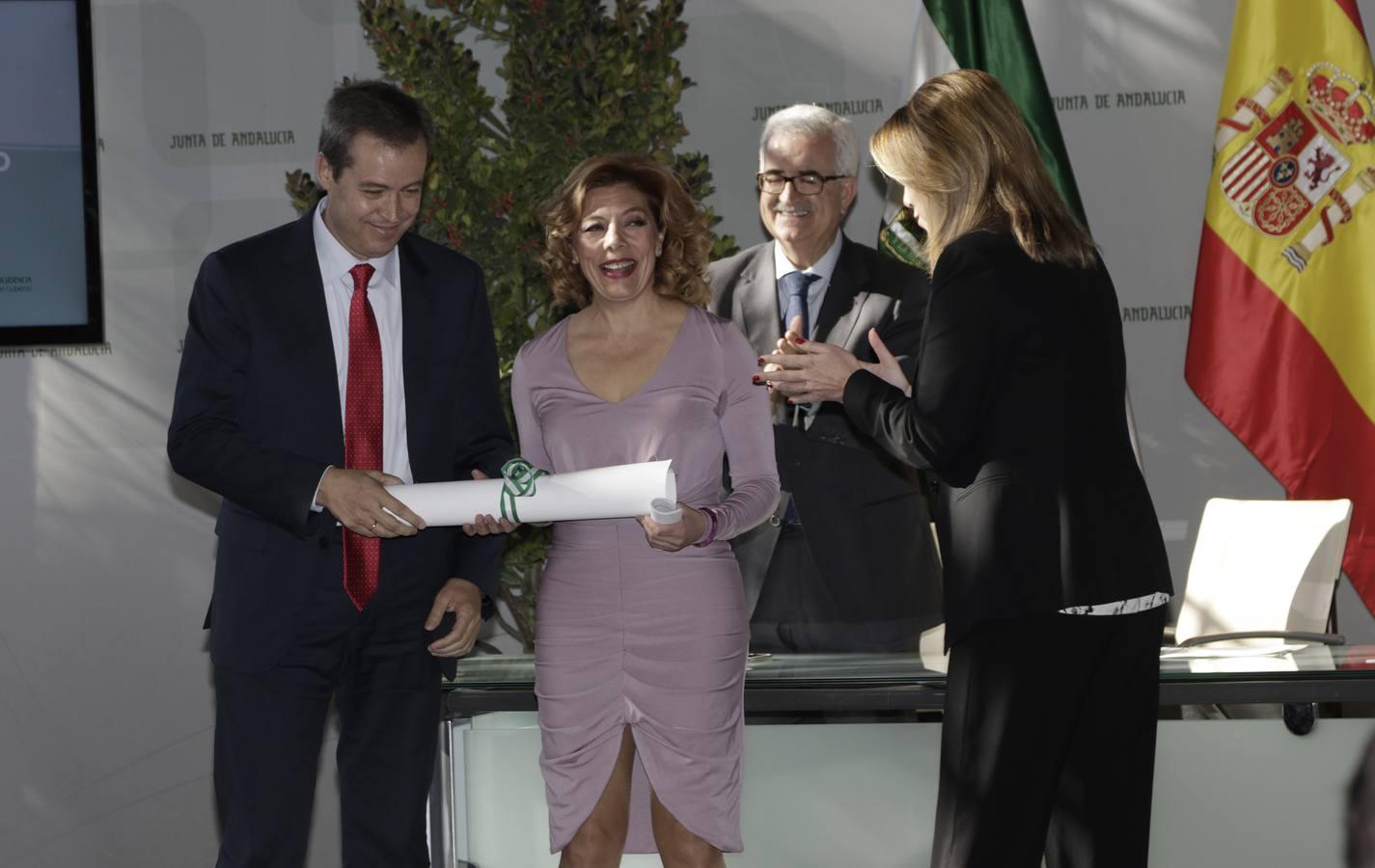 Juan Carlos Jiménez y Charo Rodríguez recogieron el premio para las desconexiones territoriales de Canal Sur TV