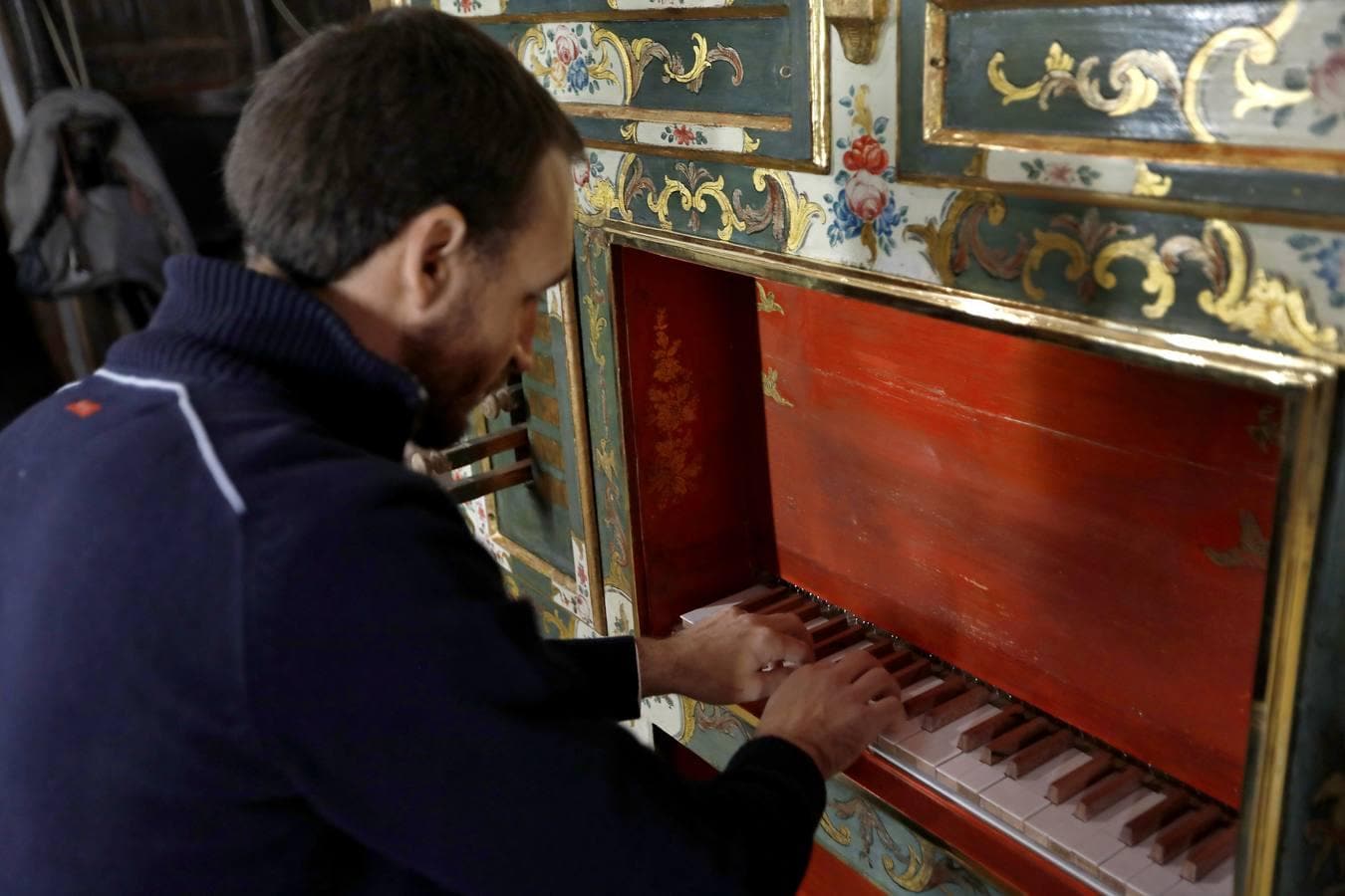 El órgano de Santa Inés vuelve a casa tras un año en un taller y la multa de la Junta a las monjas