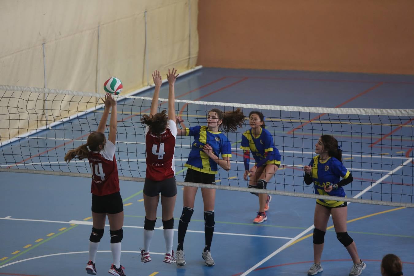 Fotos: Balonmano en Mirandilla. Olimpiadas Marianistas (I)