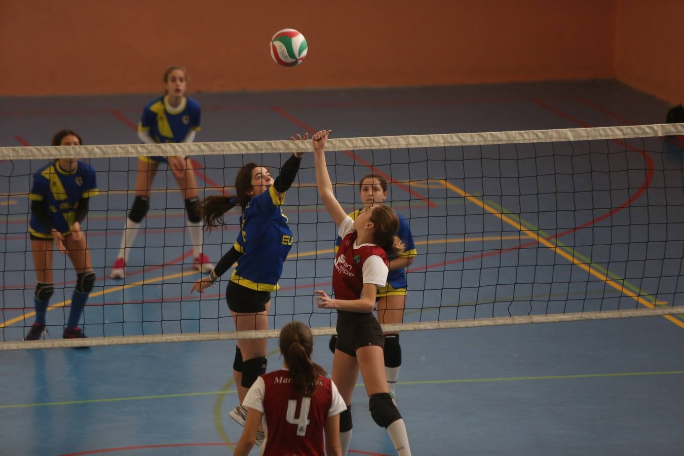 Fotos: Balonmano en Mirandilla. Olimpiadas Marianistas (I)