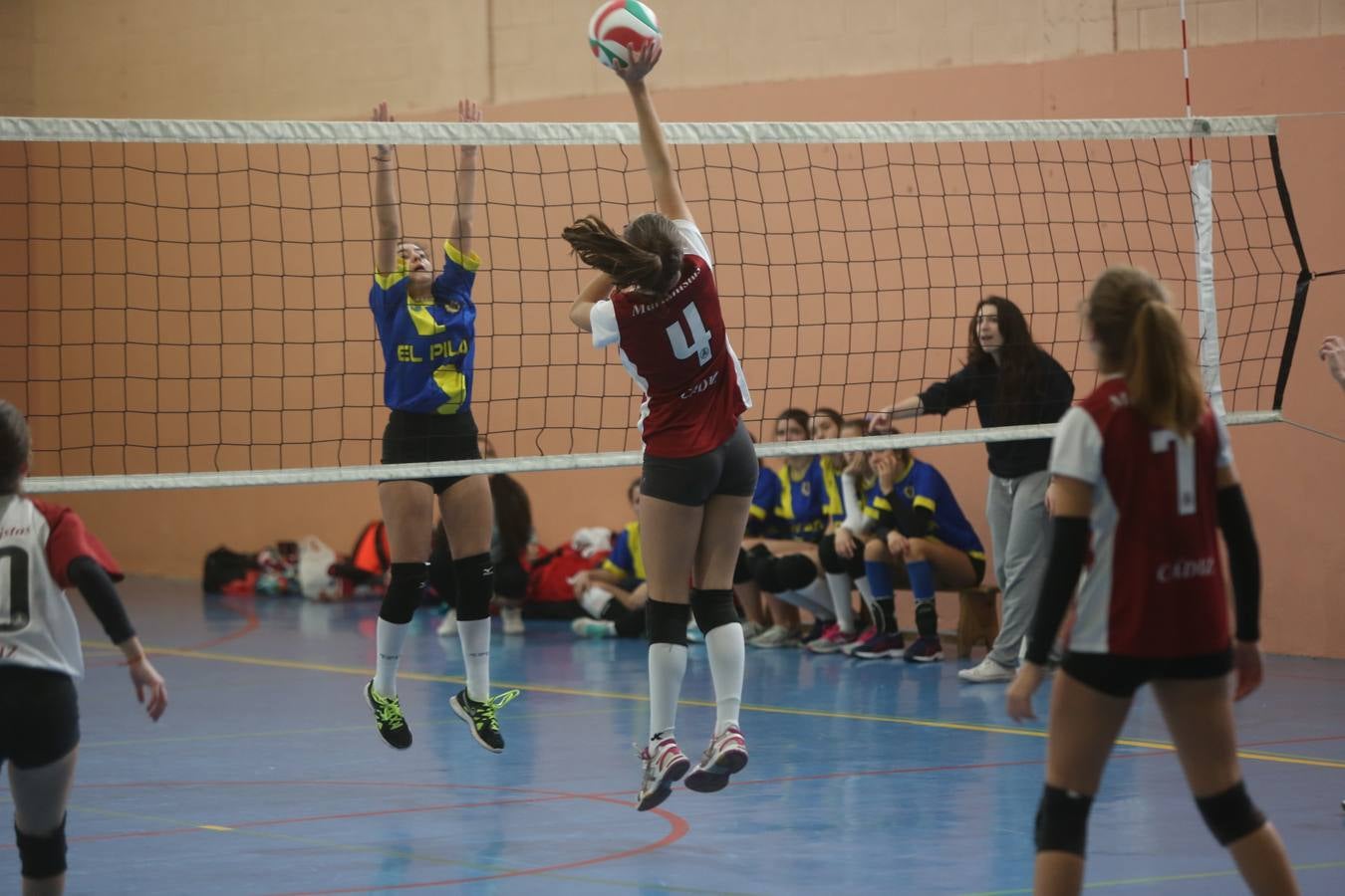 Fotos: Balonmano en Mirandilla. Olimpiadas Marianistas (II)