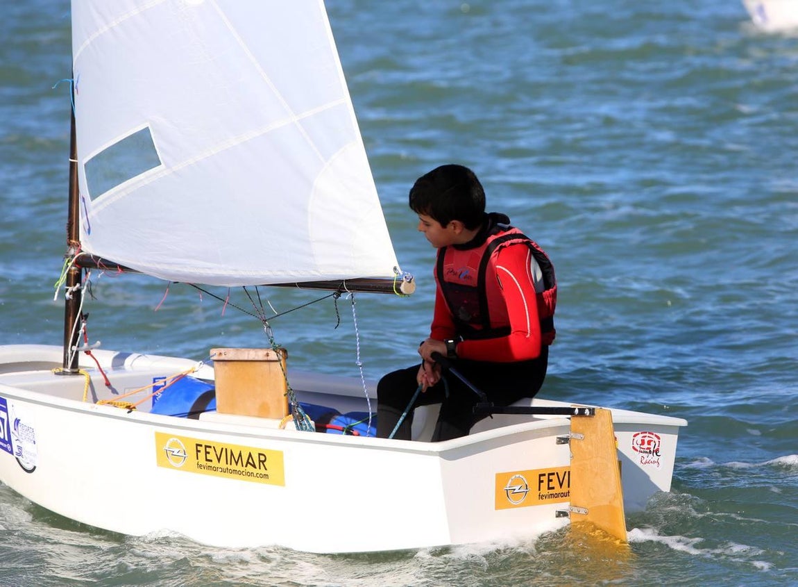 GALERÍA FOTOS: Comienza la Optimist Excellence Cup en aguas gaditanas