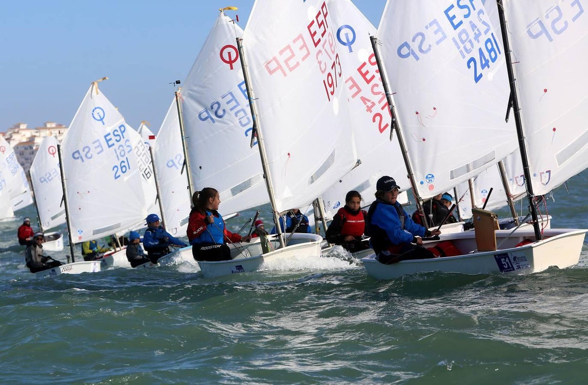 GALERÍA FOTOS: Comienza la Optimist Excellence Cup en aguas gaditanas
