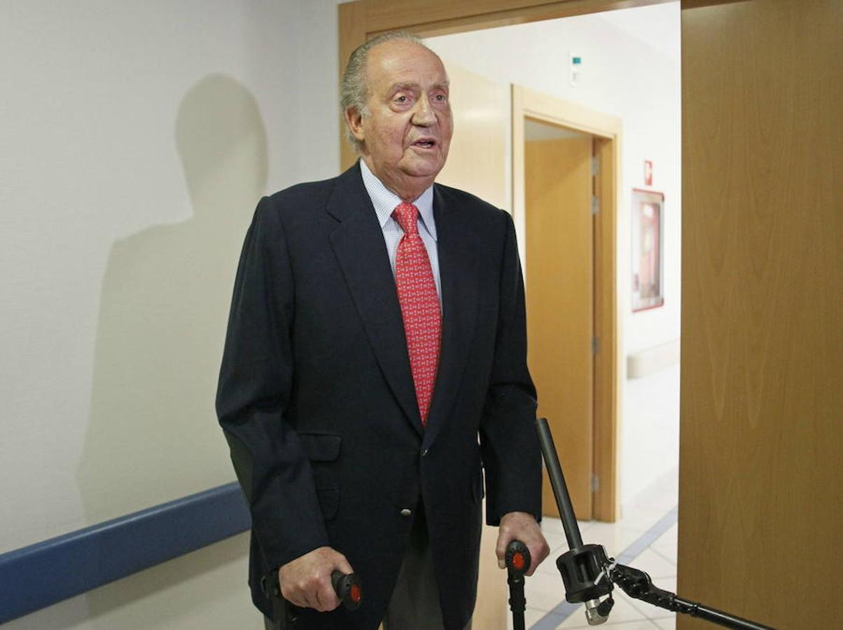 El 18 de abril de 2012 Don Juan Carlos lamentó en público los errores personales: «Lo siento mucho. Me he equivocado. No volverá a ocurrir». 