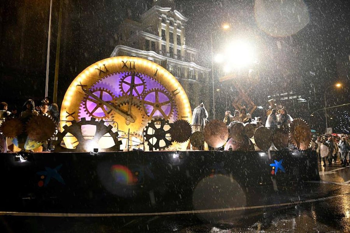 La cabalgata de los Reyes Magos de Madrid, en imágenes