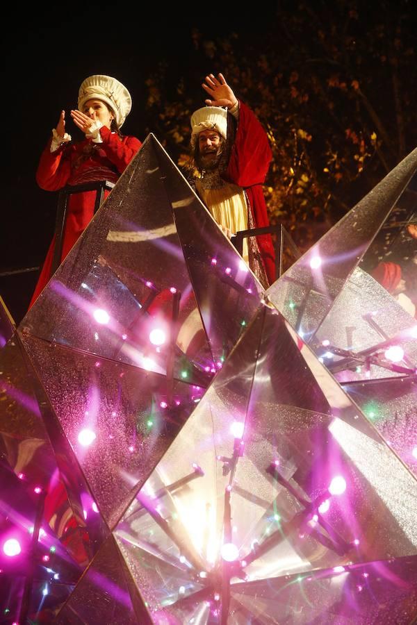 La cabalgata de los Reyes Magos de Madrid, en imágenes