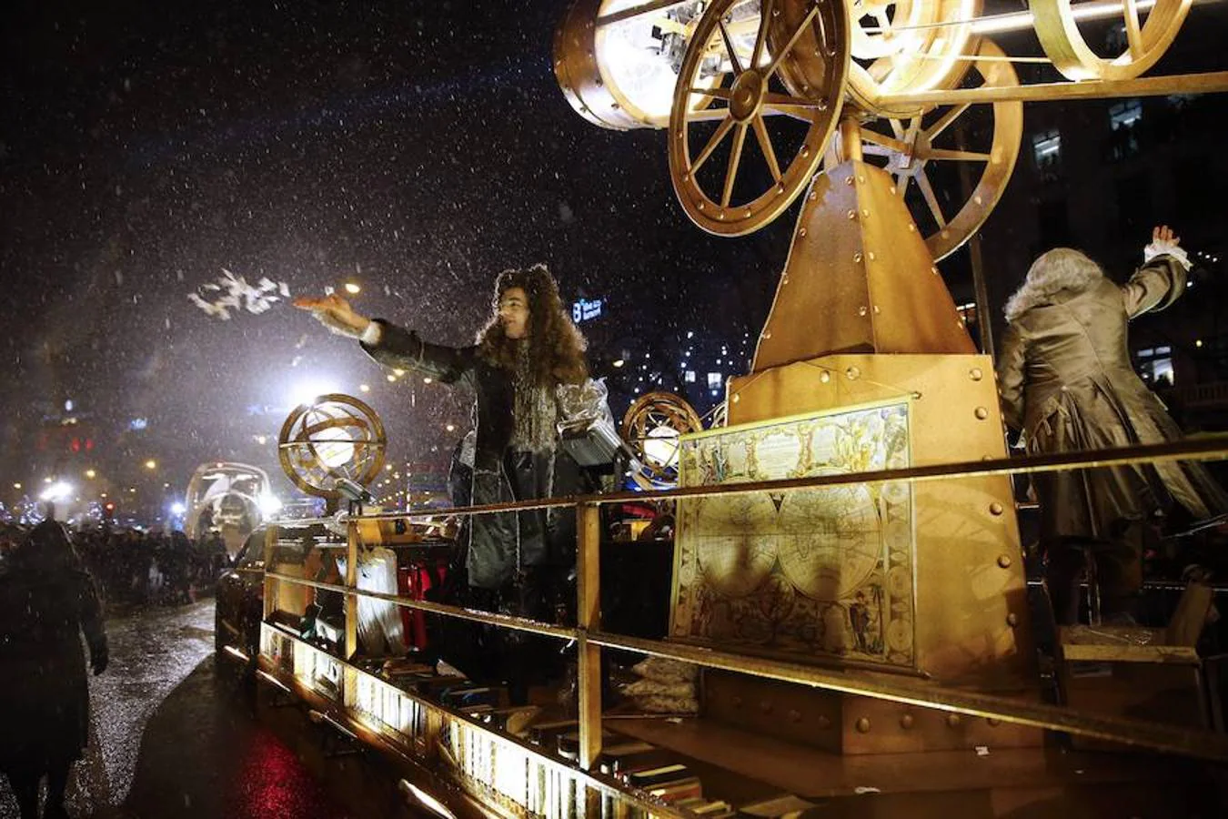 La cabalgata de los Reyes Magos de Madrid, en imágenes