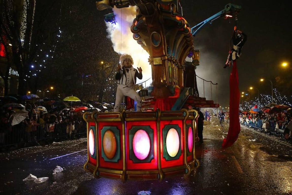La cabalgata de los Reyes Magos de Madrid, en imágenes