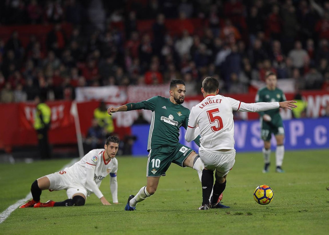 Las imágenes más trepidantes del derbi Sevilla FC-Real Betis