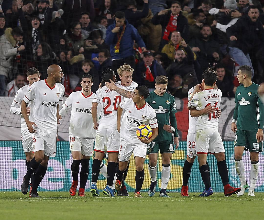 Las imágenes más trepidantes del derbi Sevilla FC-Real Betis