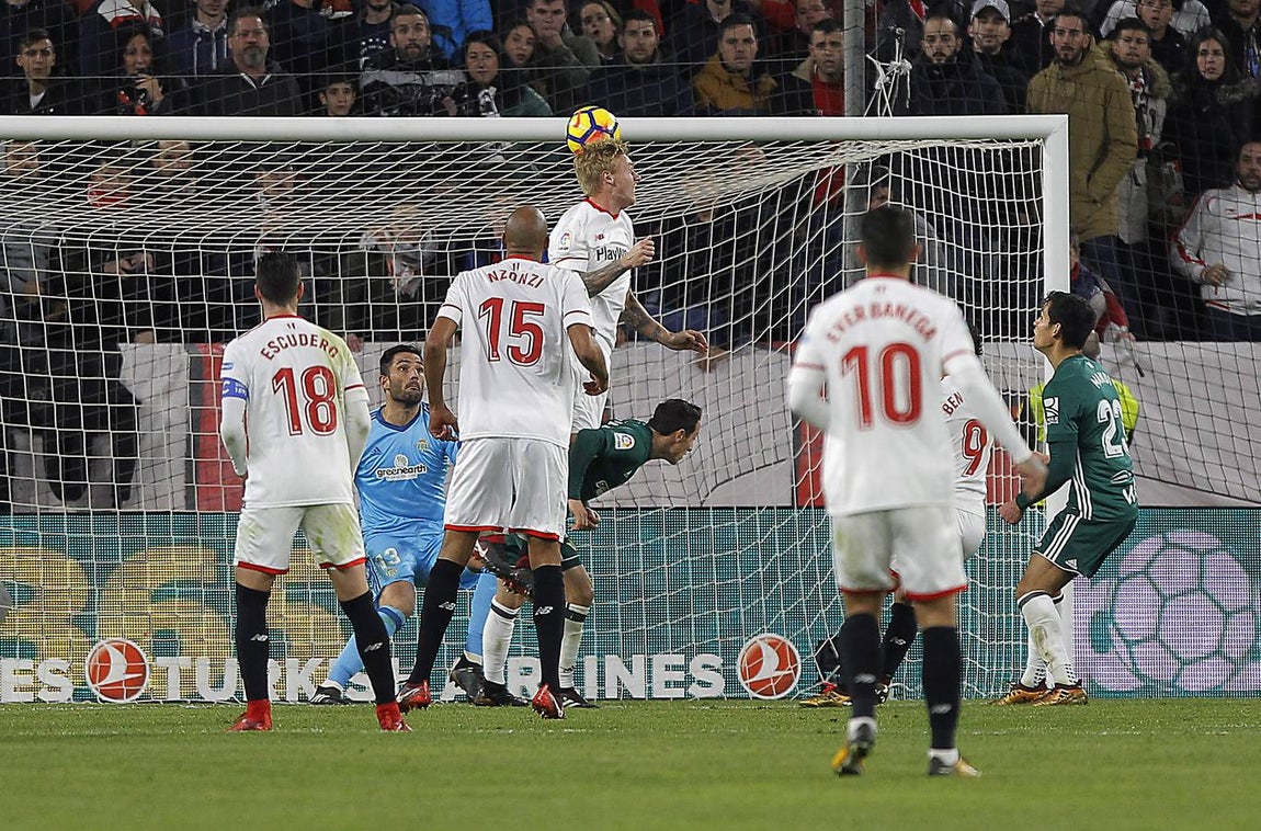 Las imágenes más trepidantes del derbi Sevilla FC-Real Betis