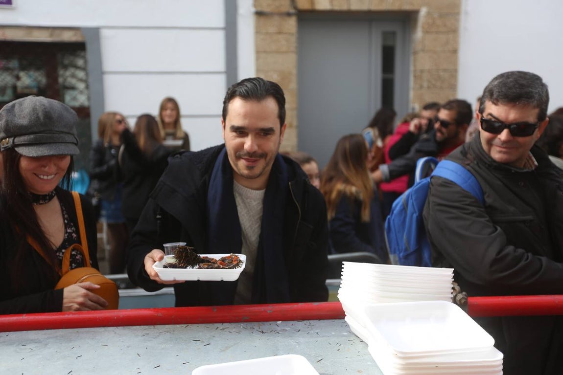 Fotos: Ambientazo en la Erizada más madrugadora de Cádiz