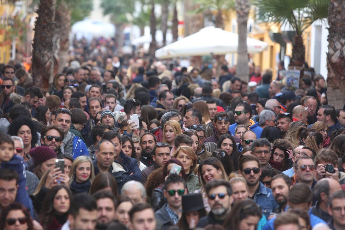 Fotos: Ambientazo en la Erizada más madrugadora de Cádiz