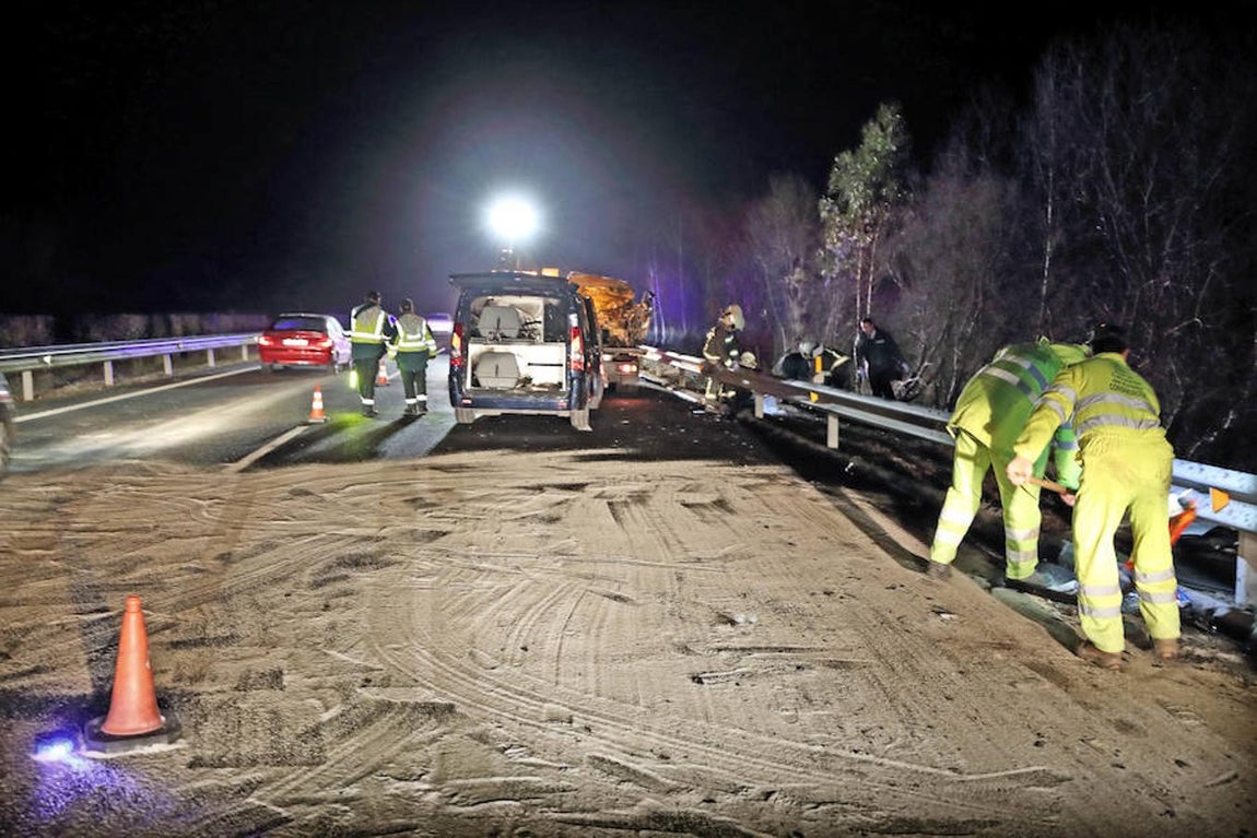 Las impactantes imágenes del accidente provocado por un kamikaze en la A-8