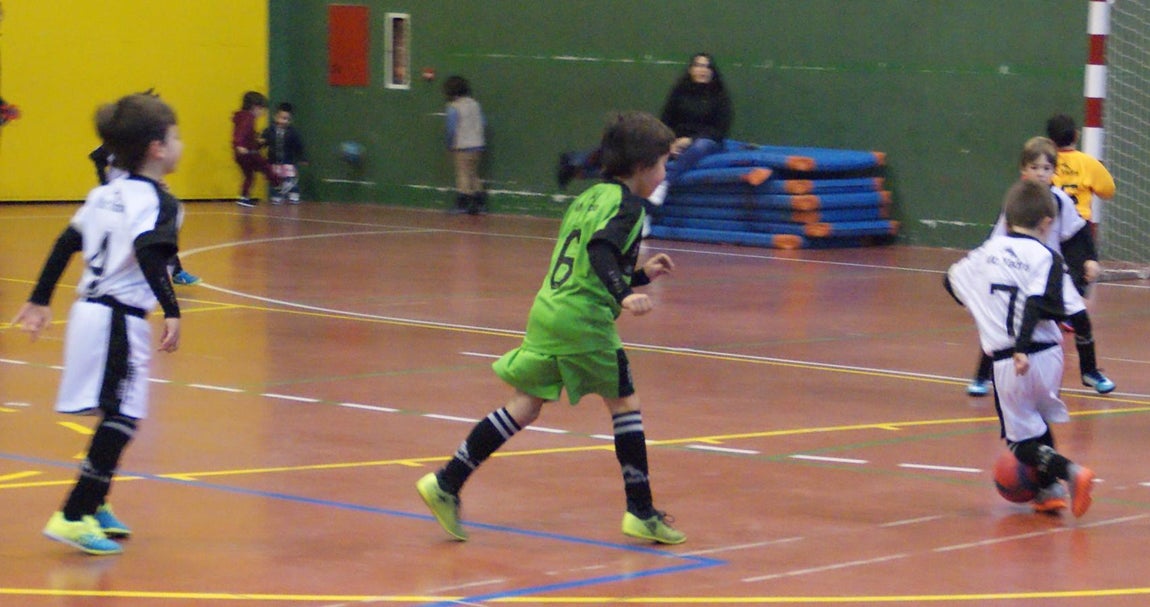 Las mejores imágenes del partido entre Salesianos Carabanchel &quot;B&quot; y Fray Luis de León &quot;A&quot;