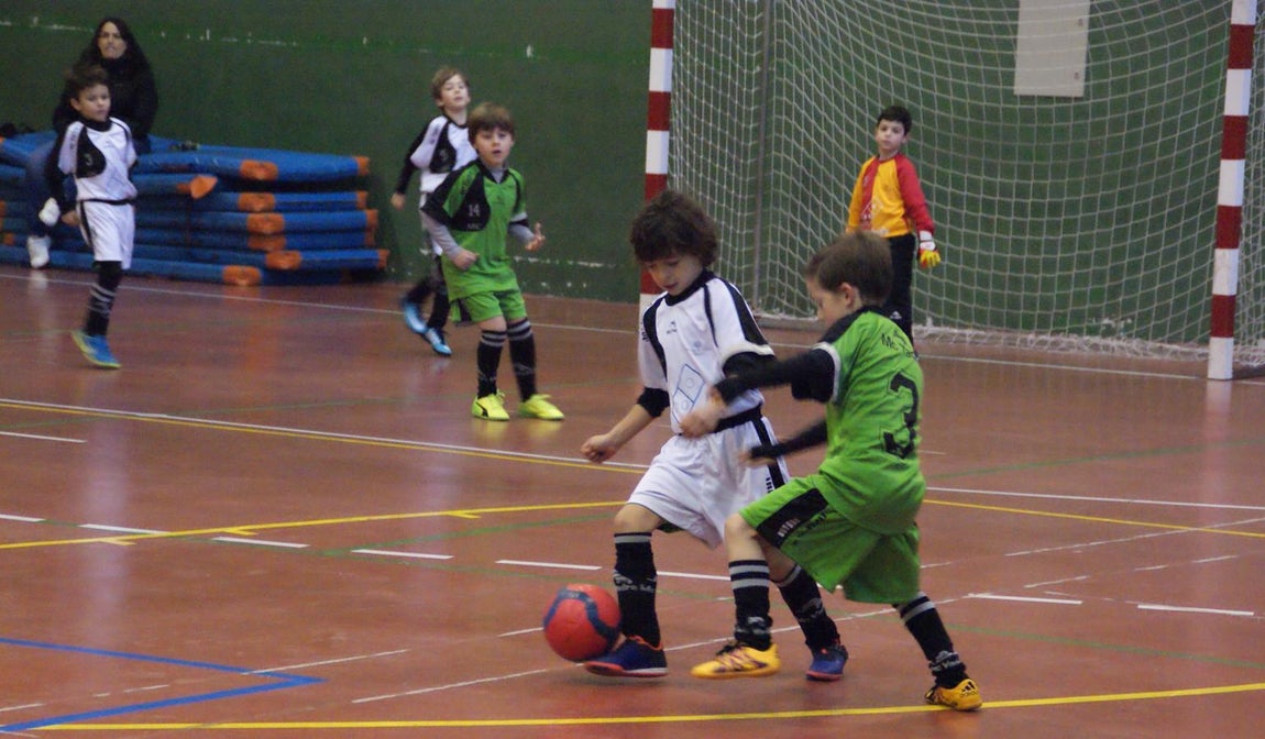 Las mejores imágenes del partido entre Salesianos Carabanchel &quot;B&quot; y Fray Luis de León &quot;A&quot;