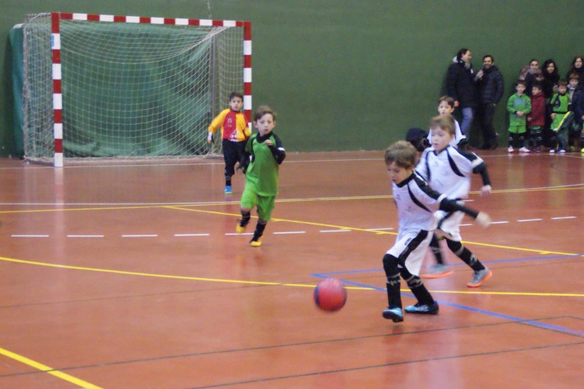 Las mejores imágenes del partido entre Salesianos Carabanchel &quot;B&quot; y Fray Luis de León &quot;A&quot;