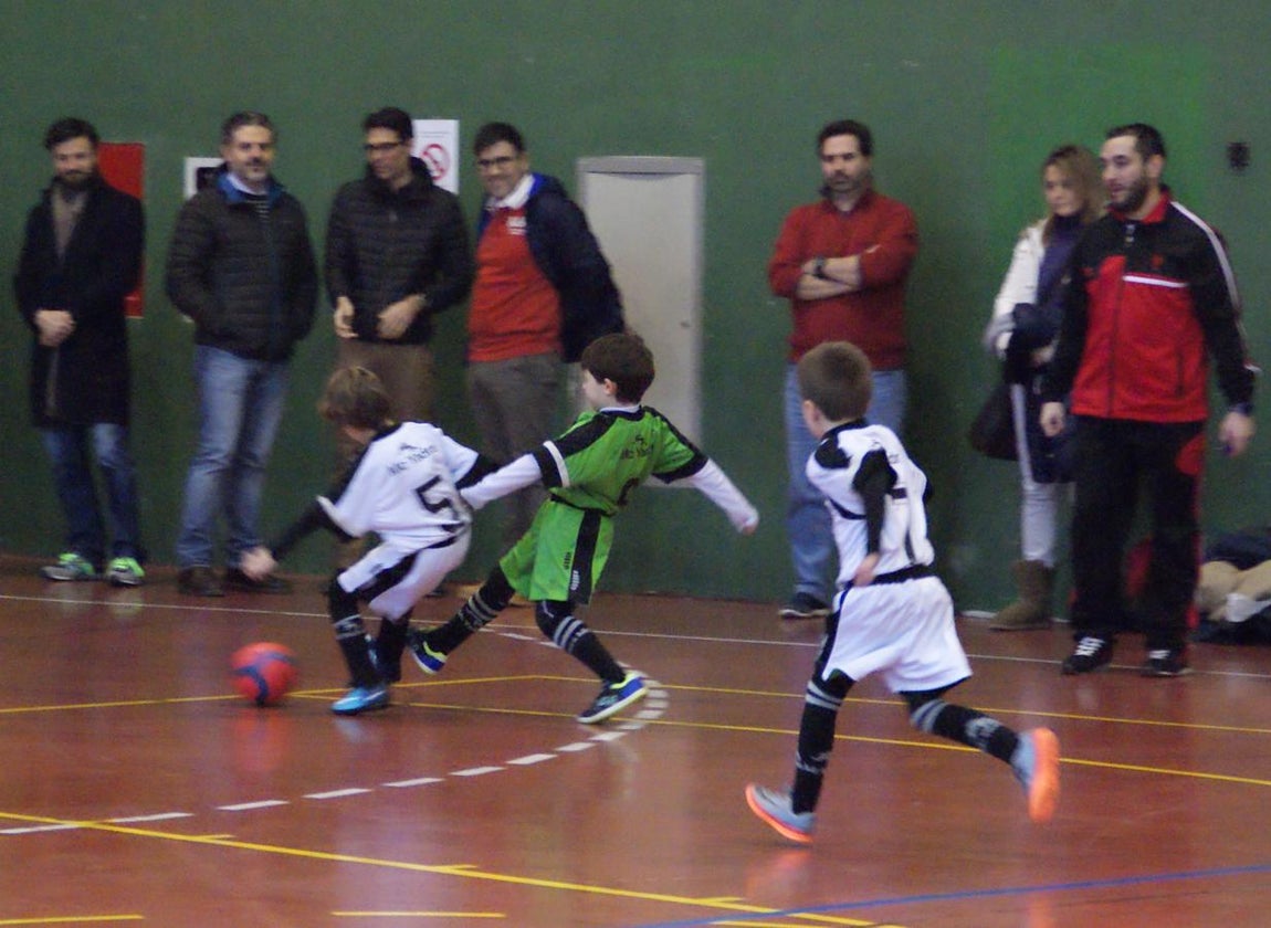 Las mejores imágenes del partido entre Salesianos Carabanchel &quot;B&quot; y Fray Luis de León &quot;A&quot;