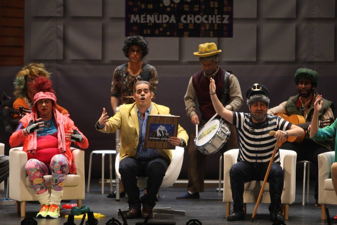 Carnaval de Cádiz 2018: la actuación de la chirigota de Sevilla «Felices a las cuatro», en imágenes