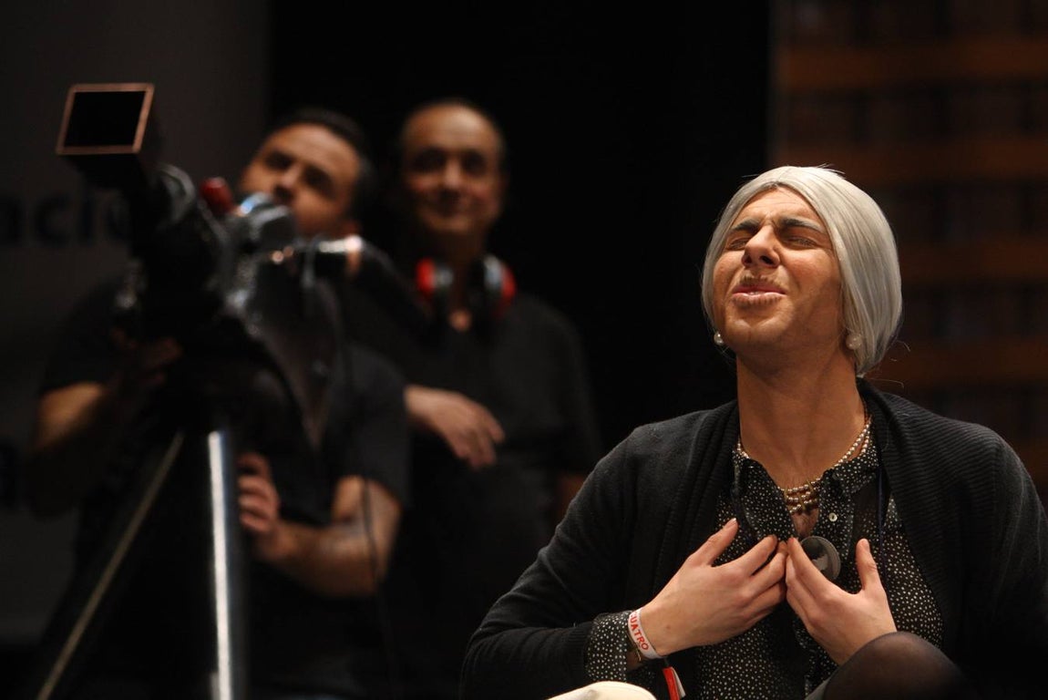 Carnaval de Cádiz 2018: la actuación de la chirigota de Sevilla «Felices a las cuatro», en imágenes