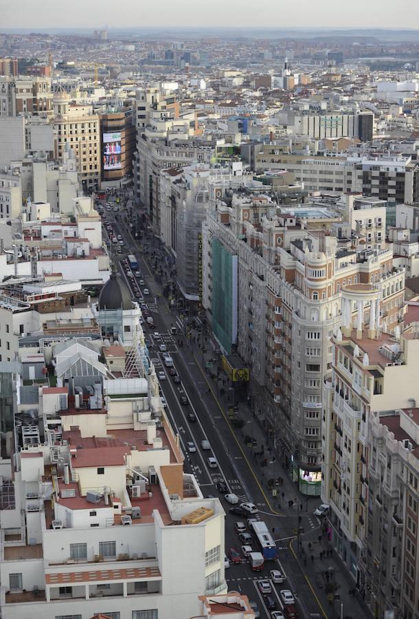 19.. Las vistas desde el hotel alcanzan la Gran Vía hasta la plaza de Callao