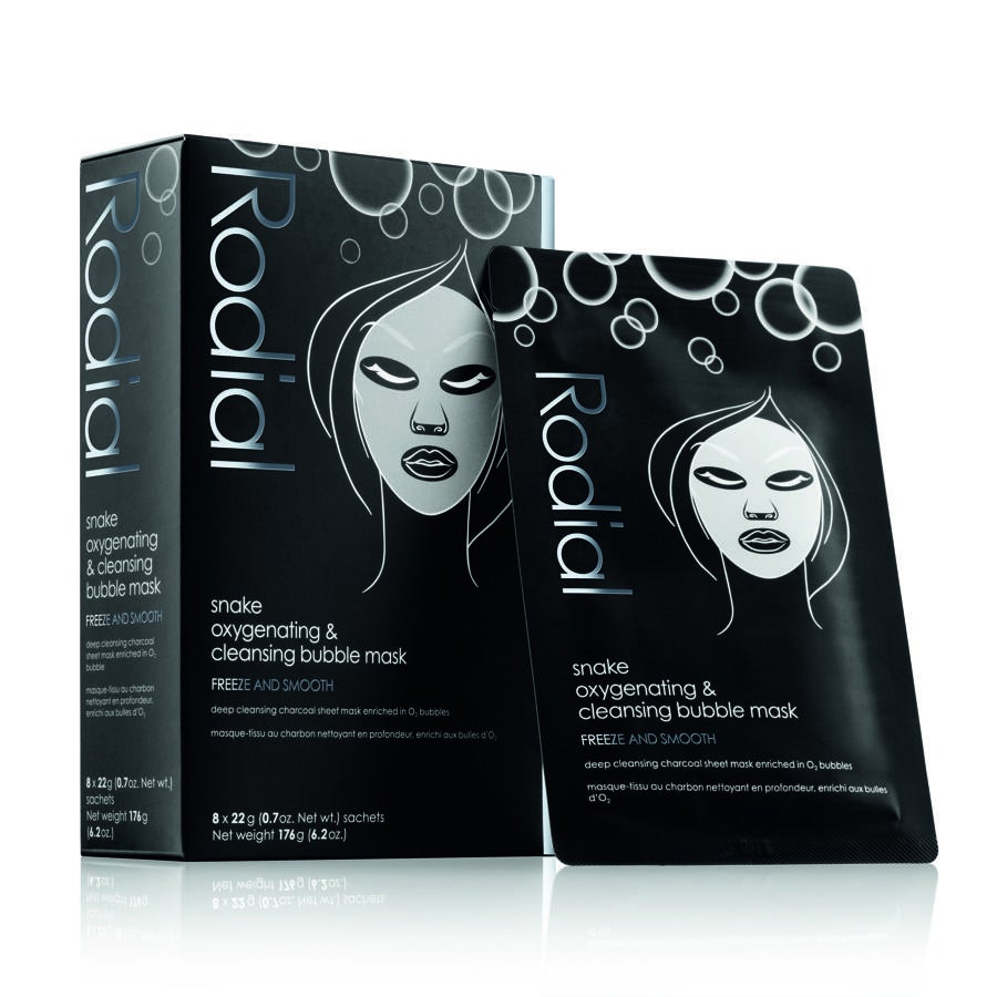 Snake Oxygenating &amp; Cleansing Bubble Mask de Rodial. Esta mascarilla oxigenante genera burbujas de O2 para eliminar la suciedad, las células muertas de la piel y el exceso de sebo causante de una tez más brillante. El carbón de bambú purificante limpia profundamente y descongestiona los poros para una piel más fresca y suave. Precio: 9 euros/ unidad