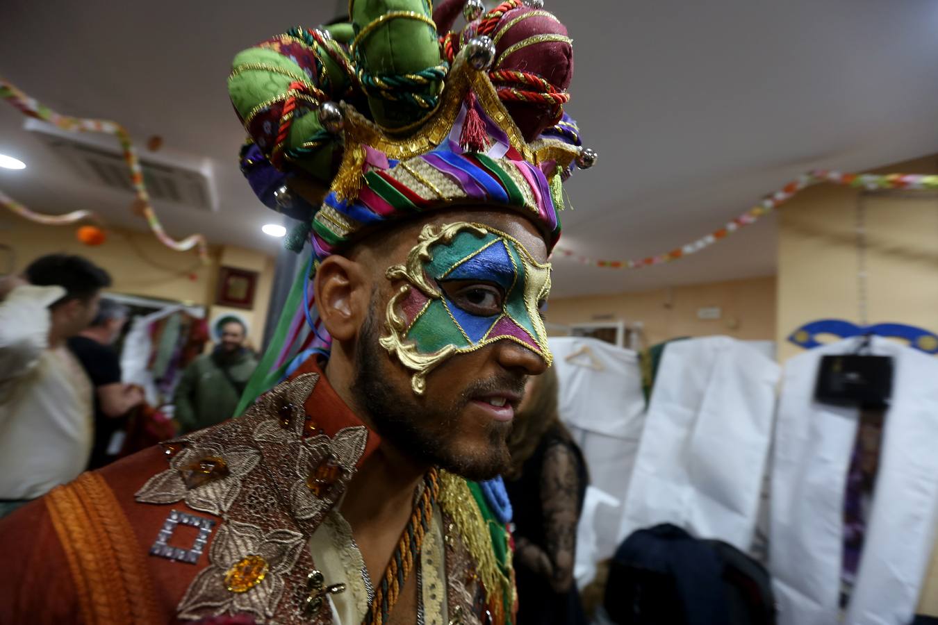 FOTOS: Sesión de maquillaje con Ares en el Carnaval de Cádiz 2018