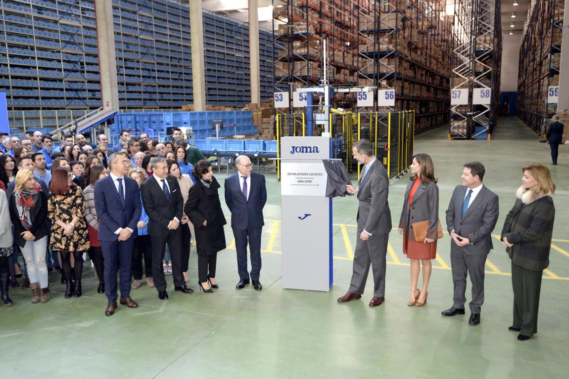 En imágenes: los Reyes, en la sede de Joma