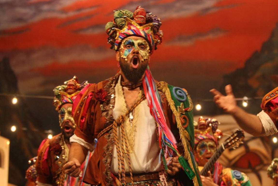 FOTOS: Comparsa El perro andalú de Martínez Ares en el COAC 2018