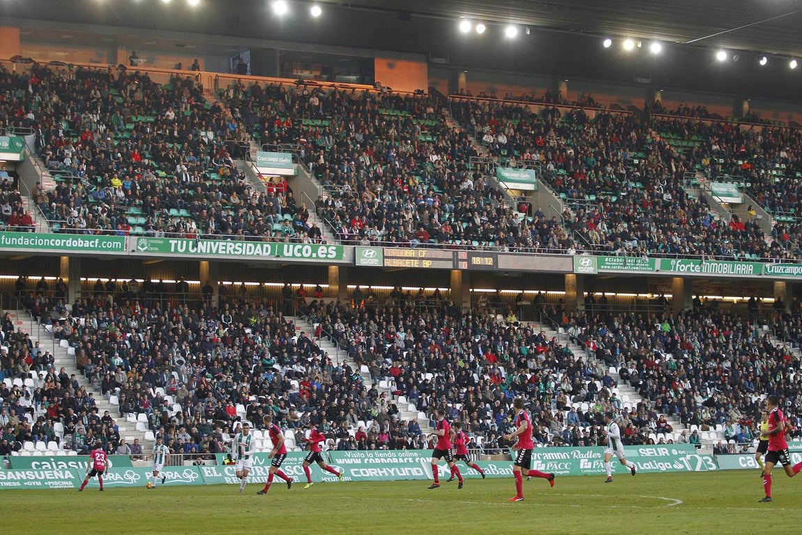 El mejor ambiente de la temporada en el estadio El Arcángel de Córdoba, en imágenes